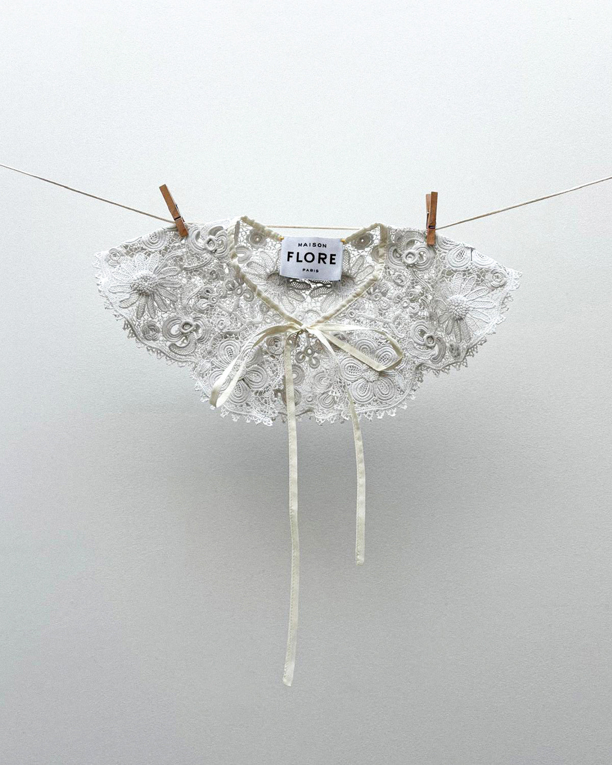 Large collar MUGUET Ecru